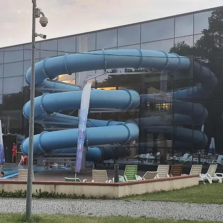 Nowy 1 Przy Termach Cieplickich شقة *